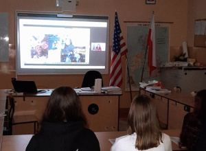 Lekcja online z przedstawicielami instytucji edukacyjnych w Ameryce