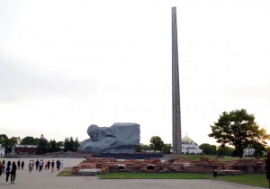 Sowieckie pomniki upamiętniające obronę twierdzy w czerwcu 1941 r.