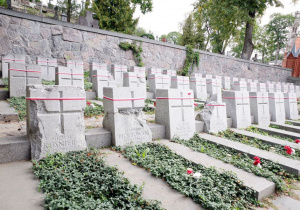 Groby żołnierzy polskich poległych w walkach o Wilno 1919 – 1920, zdewastowane współcześnie przez Litwinów